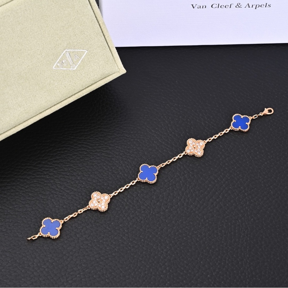 Van Cleef & Arpels fashion Clover bracelet